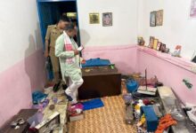 Photo of सीढ़ी के सहारे सेंध काटकर ज्वेलरी की दुकान में भीषण चोरी