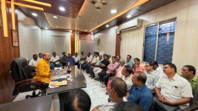 Photo of डोल मेले की तैयारियों को लेकर नगर पालिका अध्यक्ष विनय जायसवाल ने की बैठक