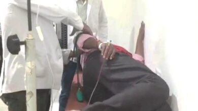 Photo of बंदूक साफ करते वक्त चली गोली, चौकीदार घायल | अचानक गोली चल जाने से मचा हड़कंप, जिला अस्पताल से मेडिकल कॉलेज रेफर