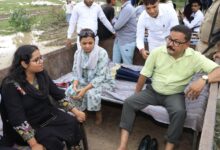 Photo of जिलाधिकारी ने नाव से किया रामगंगा नदी का  निरीक्षण | संवेदनशील क्षेत्रों का लिया जायजा, अधिकारियों को सतर्कता एवं राहत तैयारियाँ पूर्ण रखने के दिए निर्देश