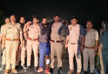 Photo of हिस्ट्रीशीटर ने पुलिस पर की फायरिंग, जवाबी कार्रवाई में पैर में लगी गोली