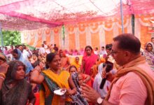 Photo of जन चौपाल में ग्रामीणों ने विधायक  को दी समस्याओं की जानकारी , मिला समाधान का भरोसा
