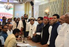Photo of विधानसभा भवन पहुंचकर रामगोपाल यादव और धनराज नाथवानी ने भरा नामांकन