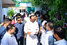 Photo of हर समस्या का समाधान हमारी प्राथमिकता: ब्रजेश पाठक | जनता दर्शन में उमड़ी फरियादियों की भीड़, उपमुख्यमंत्री ने सुनीं समस्याएं