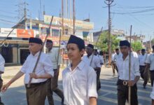 Photo of विजयादशमी पर आरएसएस स्वयंसेवकों ने किया पथ संचलन