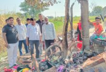 Photo of आग में जला आशियाना, दो दिनों से खुले असमान के नीचे कुनबा