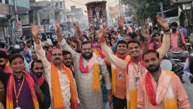 Photo of परंपरागत रूप से कड़ी सुरक्षा के बीच प्रतिमाओं का देर रात तक हुआ विसर्जन